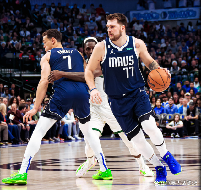 包含阿扎伦卡回归赛场,逆转首场状态亮眼,独行侠观众沸腾!的词条 包含阿扎伦卡回归赛场,逆转首场状态亮眼,独行侠观众沸腾!的词条