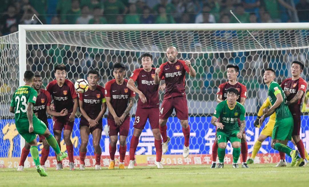 赛后体能课后，北京国安主帅复盘备战欧联，引发热议，更衣室氛围转暖的简单介绍