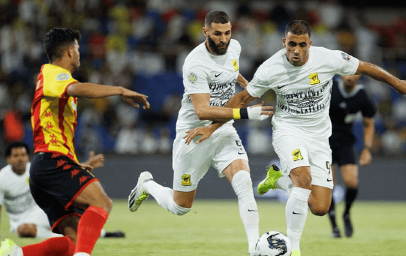 赛前亚冠传出新动向；达拉斯独行侠战术微调；管理层表态：赛场秩序良好；赛程密集仍需轮换的简单介绍